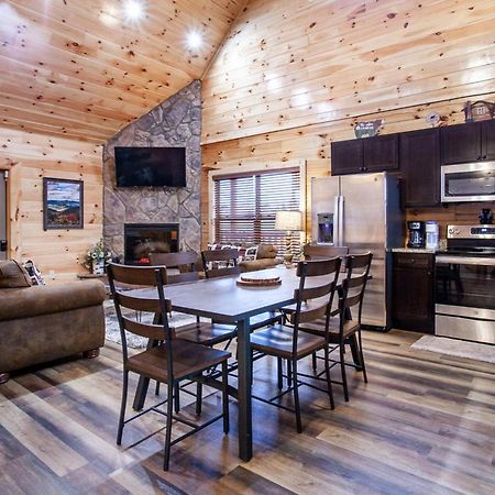 Swimming Bears Lodge 1 With Indoor Pool And Hot Tub ピジョンフォージ エクステリア 写真